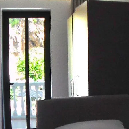 Apartment Serenade Lungomare Walk To Sea Promenade Seafood Restaurants Free Parking