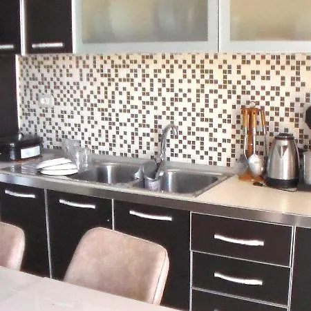 Apartment Serenade Lungomare Walk To Sea Promenade Seafood Restaurants Free Parking