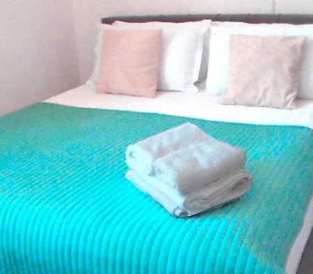 Serenade Lungomare Walk To Sea Promenade Seafood Restaurants Free Parking Appartement Vlorë