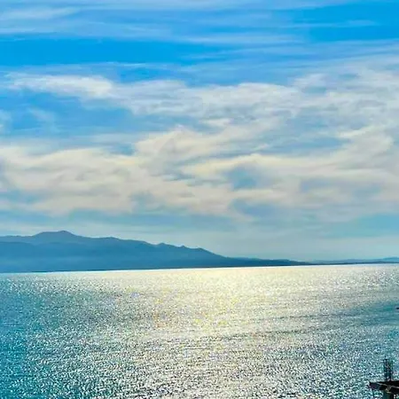 Appartamento Serenade Lungomare Walk To Sea Promenade Seafood Restaurants Free Parking Vlorë