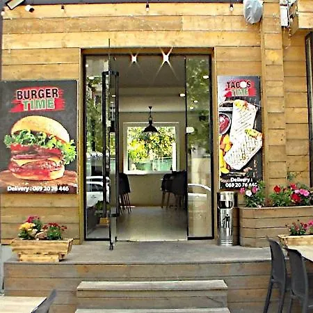 Serenade Lungomare Walk To Sea Promenade Seafood Restaurants Free Parking