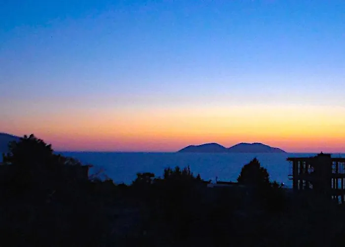 Serenade Lungomare Walk To Sea Promenade Seafood Restaurants Free Parking Appartamento