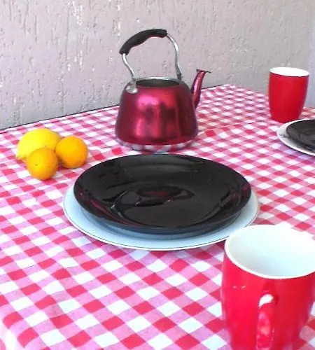 Serenade Lungomare Walk To Sea Promenade Seafood Restaurants Free Parking Appartamento *