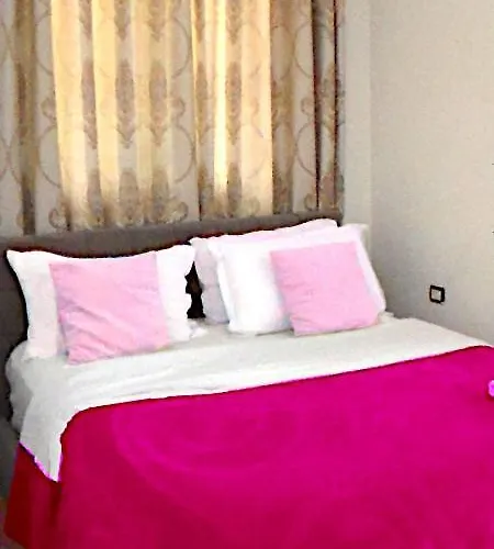 Serenade Lungomare Walk To Sea Promenade Seafood Restaurants Free Parking *