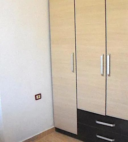 Serenade Lungomare Walk To Sea Promenade Seafood Restaurants Free Parking