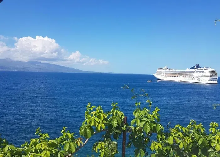 Serenade Lungomare Walk To Sea Promenade Seafood Restaurants Free Parking Wlora