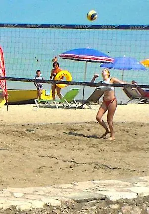 Serenade Lungomare Walk To Sea Promenade Seafood Restaurants Free Parking